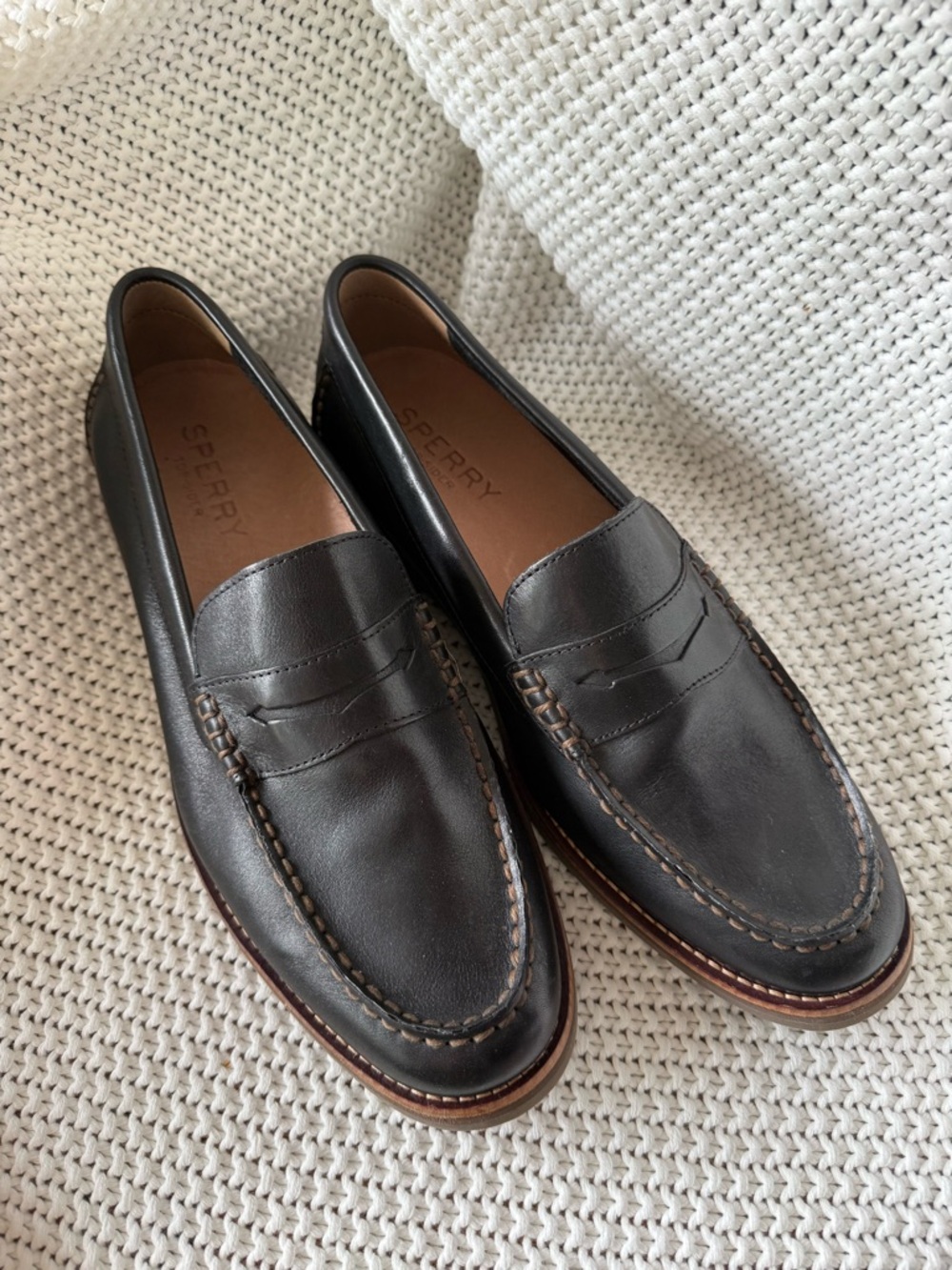 Sperry Men’s Black Leather Penny Loafers with Brown Welt